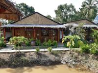 Cottage with Garden View