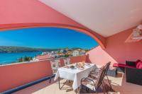 Two bedroom apartment with Sea view