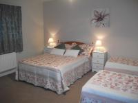 Family Room (2 Adults + 2 Children)