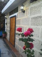 CASITA RURAL y CASA CUEVA EL PERUCHO - Bed and Breakfast