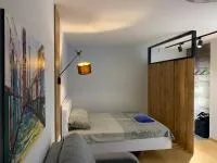 Г.Днепр пр Кирова Поля 110 Апартаменты - Bed and Breakfast Dnjepropetrovsk
