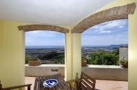 Large One-Bedroom Apartment - Split Level