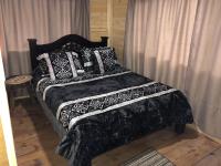 Standard Twin Room with Mountain View