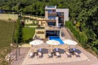 B&B Opatija - Villa AltaVista - Seaview & Relax with Heated Pool & MiniGolf - Bed and Breakfast Opatija