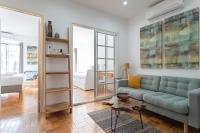 FLH Downtown Central Flat with Balcony - B&B Lisbon