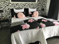 Deluxe Double or Twin Room with Mountain View