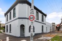 Work Sleep Live Melbourne - B&B Melbourne