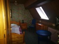 Standard Twin Room with Shared Bathroom