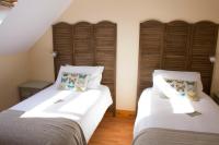 Tweepersoonskamer met 2 Aparte Bedden en Eigen Externe Badkamer
