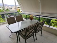 Apartamento con balcón