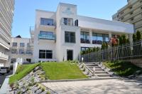 Holiday Home Aparthotel z balkonem przy plaży - B&B