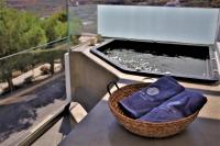 A Lux Villas Santorini - B&B Éxo Goniá