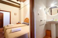 Habitación Doble con baño - 2 camas