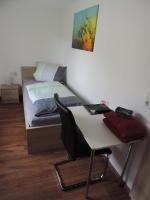 Chambre Simple avec Toilettes et Douche Communes