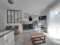 Design loft Studio climatisé parking et piscine - B&B Vallauris