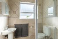 Apartment with Shower