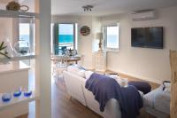 B&B Perth - Cottesloe Blue Apartment - Bed and Breakfast Perth