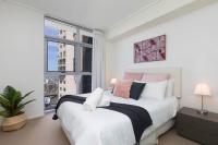 SK2 - CHARMING Skyline CBD w River Views 3 BR Private Apartment - B&B Brisbane