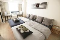 新大阪徒步30秒 Shinosaka Station 30s, Direct to Kansai Airport 關西空港直達, Shinkansen to Kyoto, Tokyo & Nagoya, Universal Studio 16 mins, Umeda 6 mins, Kyoto 25 mins, Early Check in - B&B Osaka