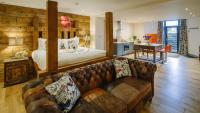 Deluxe Suite mit Whirlpool-Badewanne