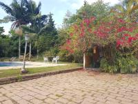 Linda Chácara em Condomínio com Piscina Climatizada, 5 Quartos, Churrasqueira e Muita Natureza a 40 Min de SP - B&B Cajamar