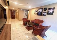 B&B Pangkor - EM HOMESTAY(Coral Bay 3Room Apartment) - Bed and Breakfast Pangkor