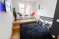 Apartment with King-size bed and shared Bathroom