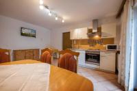 Apartamento de 2 dormitorios con balcón