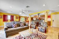 Las Vegas Elegance! Pool Table & Sparkling Pool! Home - B&B