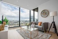 B&B Melbourne - Delightful 2BR Riverview@Docklands - Bed and Breakfast Melbourne