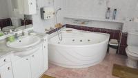Driepersoonskamer met Eigen Externe Badkamer