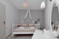 Apartment with Sea View (2+2) - 2nd Floor