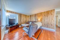 Dolphin 1 - B&B Rockaway Beach