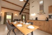Hoeve Kroonen - Bed and Breakfast Schin op Geul
