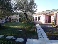 Holiday Home Matthäus am Corfutrail, Ferienoase im Olivenhain 3 km zum Meer - Chambres d'hôtes Giannádes