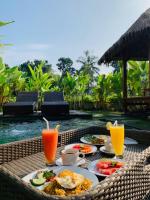 Three Gold Luxury Private Villas - Bed and Breakfast Ubud