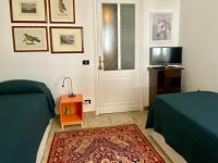 Twin Room with Private External Bathroom