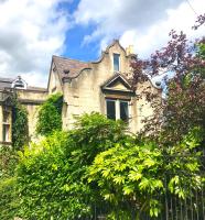 B&B Bath - Lauras Townhouse Apartments Skylight Loft - Bed and Breakfast Bath