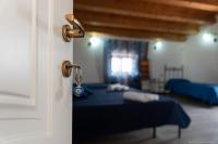 Dreibettzimmer mit Poolblick