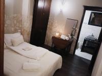 Angolo Dei Priori - city center- - B&B
