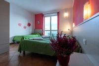 Superior Three-Bedroom Apartment with Lake View