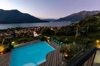 Three-Bedroom Apartment with Lake View