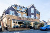 Velvet 2-bedroom apartment, Clockhouse, Hoddesdon - B&B Hoddesdon