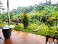 B&B Bandung - Wiltshire Dago Pakar - Hillside Villa MAX 10 ORANG - Bed and Breakfast Bandung