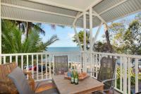 B&B Trinity Beach - The Beach Shack 3BR Waterfront Resort, Own WIFI - Bed and Breakfast Trinity Beach