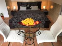 B&B Miramas - Suite luxe vue sur piscine et parc - Bed and Breakfast Miramas
