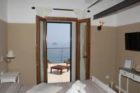 Deluxe Double Room with Balcony and Sea View
