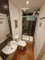 Twin Room with Shower