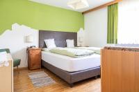 Doppel- oder Zweibettzimmer