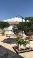 ATTICO TerraceMare - Your GreekTavernaStyle penthouse with seaview! - Chambres d'hôtes Santa Marinella